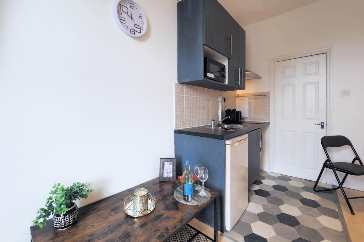 S4 Cozy Full Modern In Kilburn With Kitchen *
