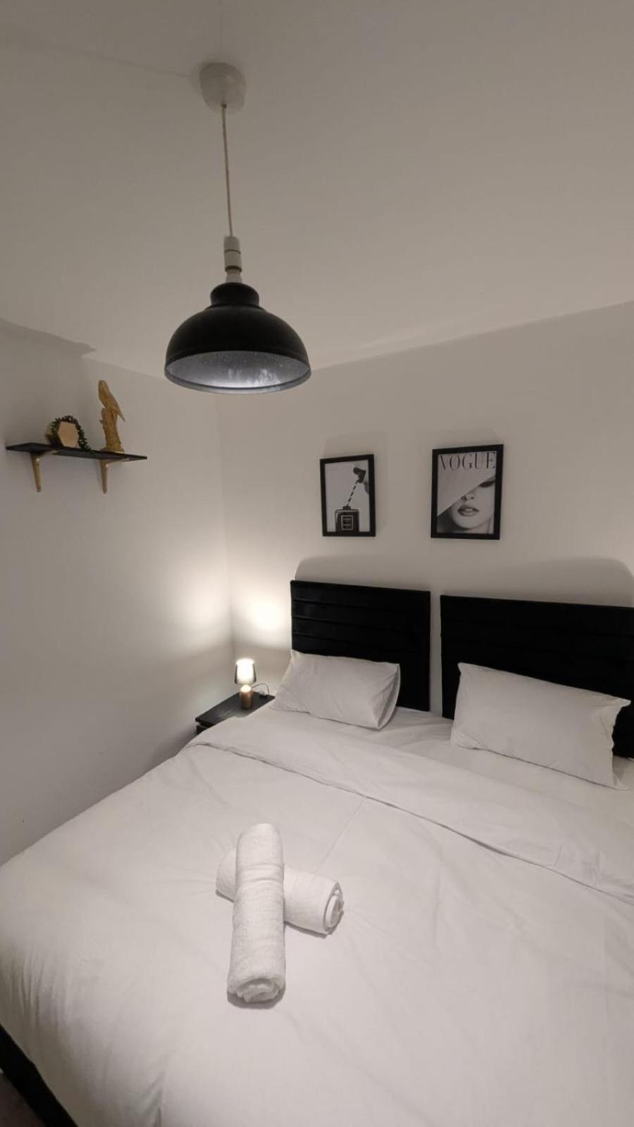 Delightful 2 Bed Ground Floor East By Rebby Sleeps 4 Near Canning Town Station Lägenhet