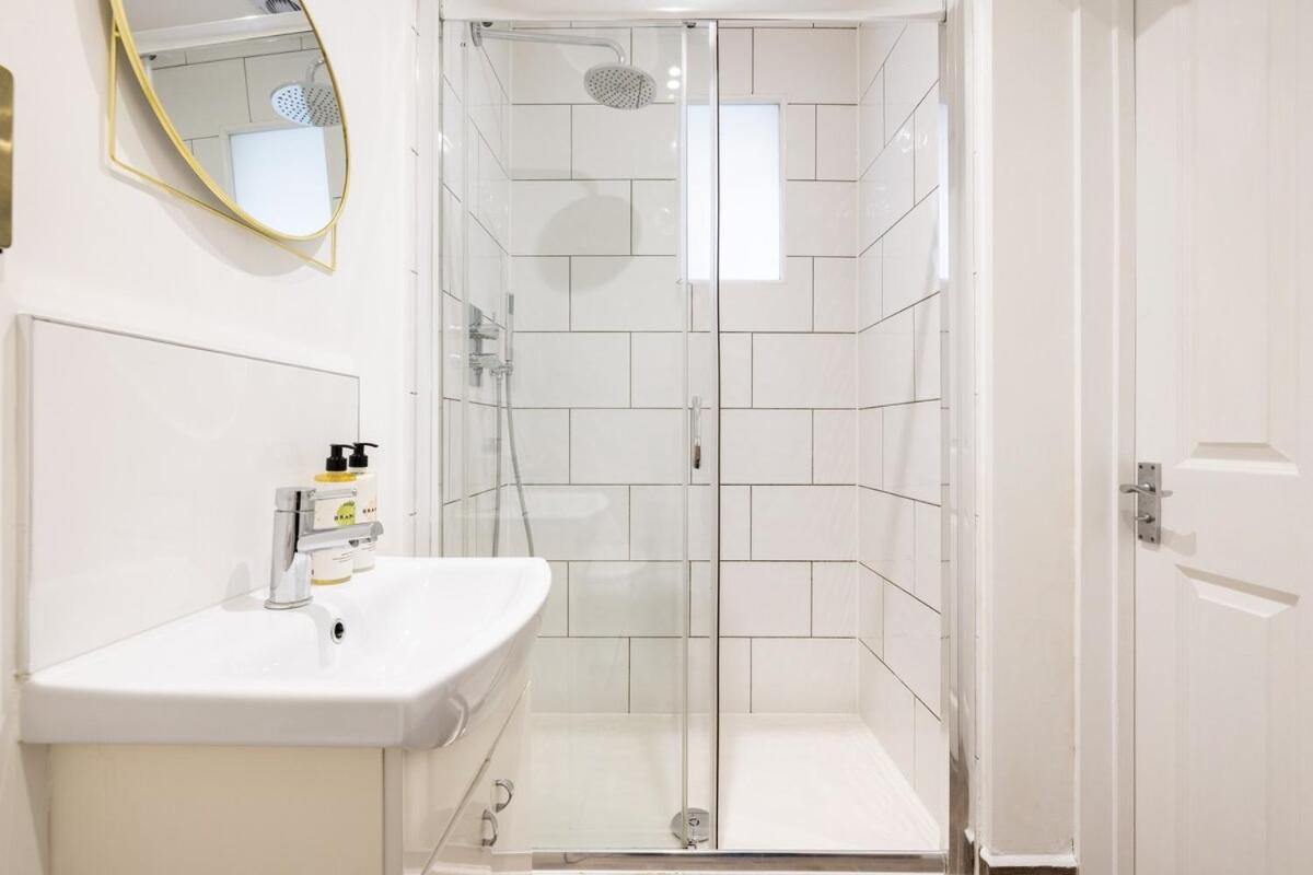 Bright, Spotless Fulham With Private Garden London