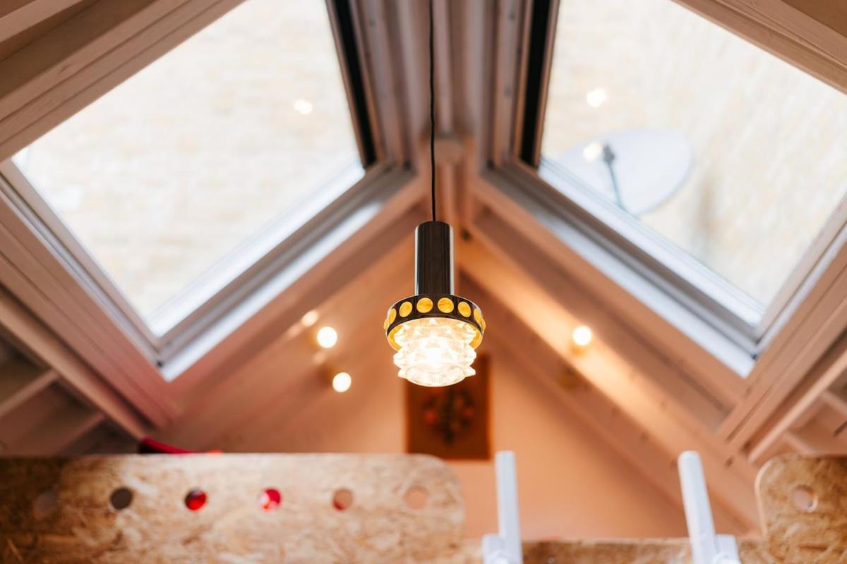 Quirky And Cosy Soho Stables House * Londen