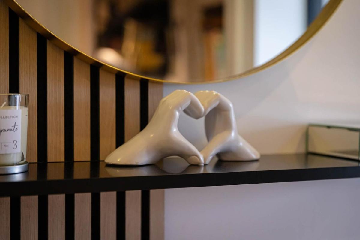 Penthouse - Canary Wharf - 24 Hr Concierge, Gym, Hot Tub, Sauna, Balcony, Terrace Lejlighed *