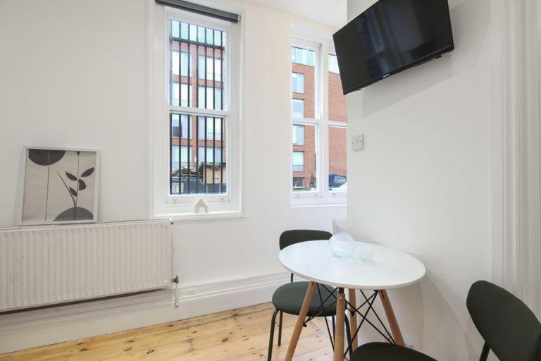 Harrow Road Bed & Breakfast