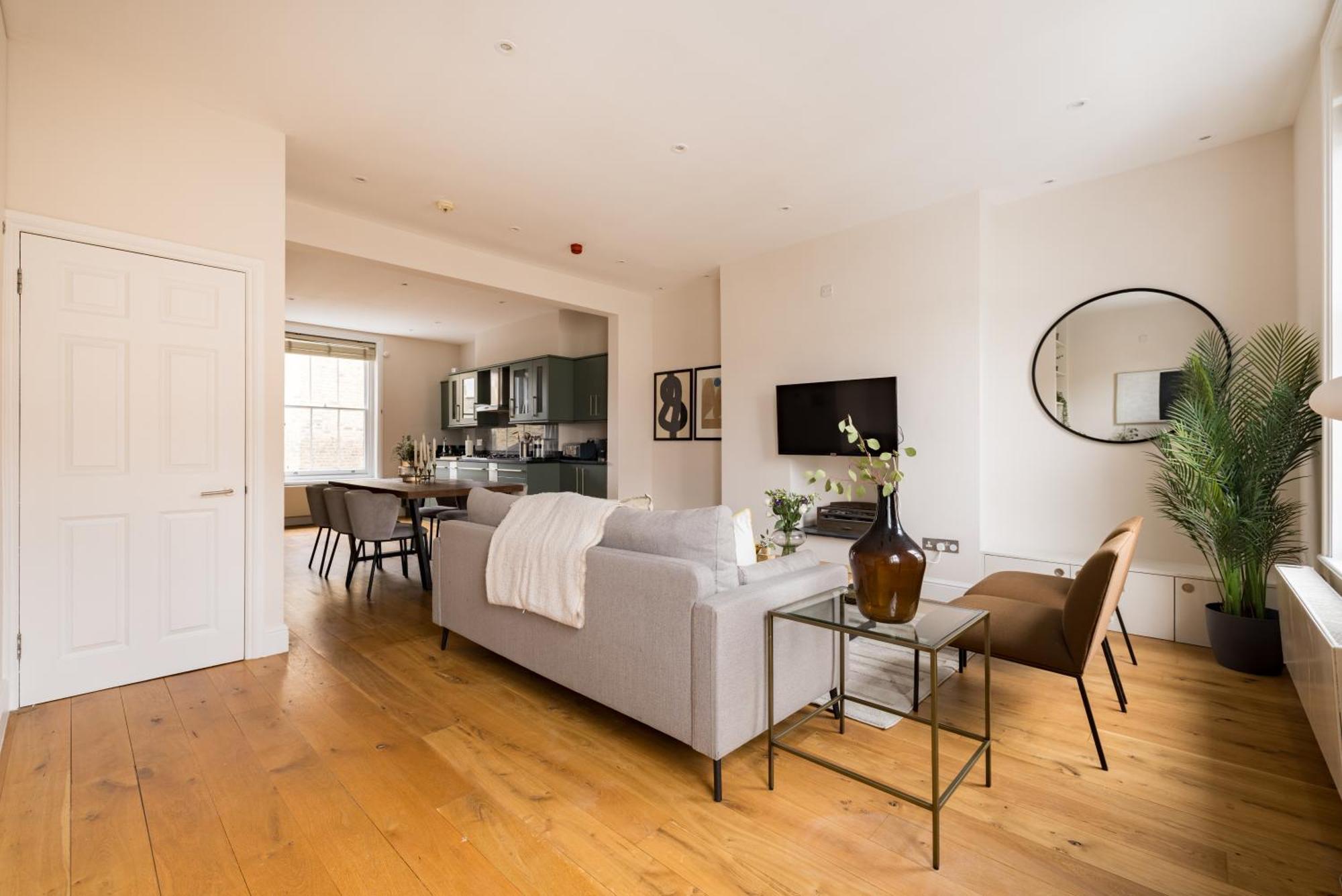 The Chelsea Nest - Stylish 2bdr With Balcony Leilighet London