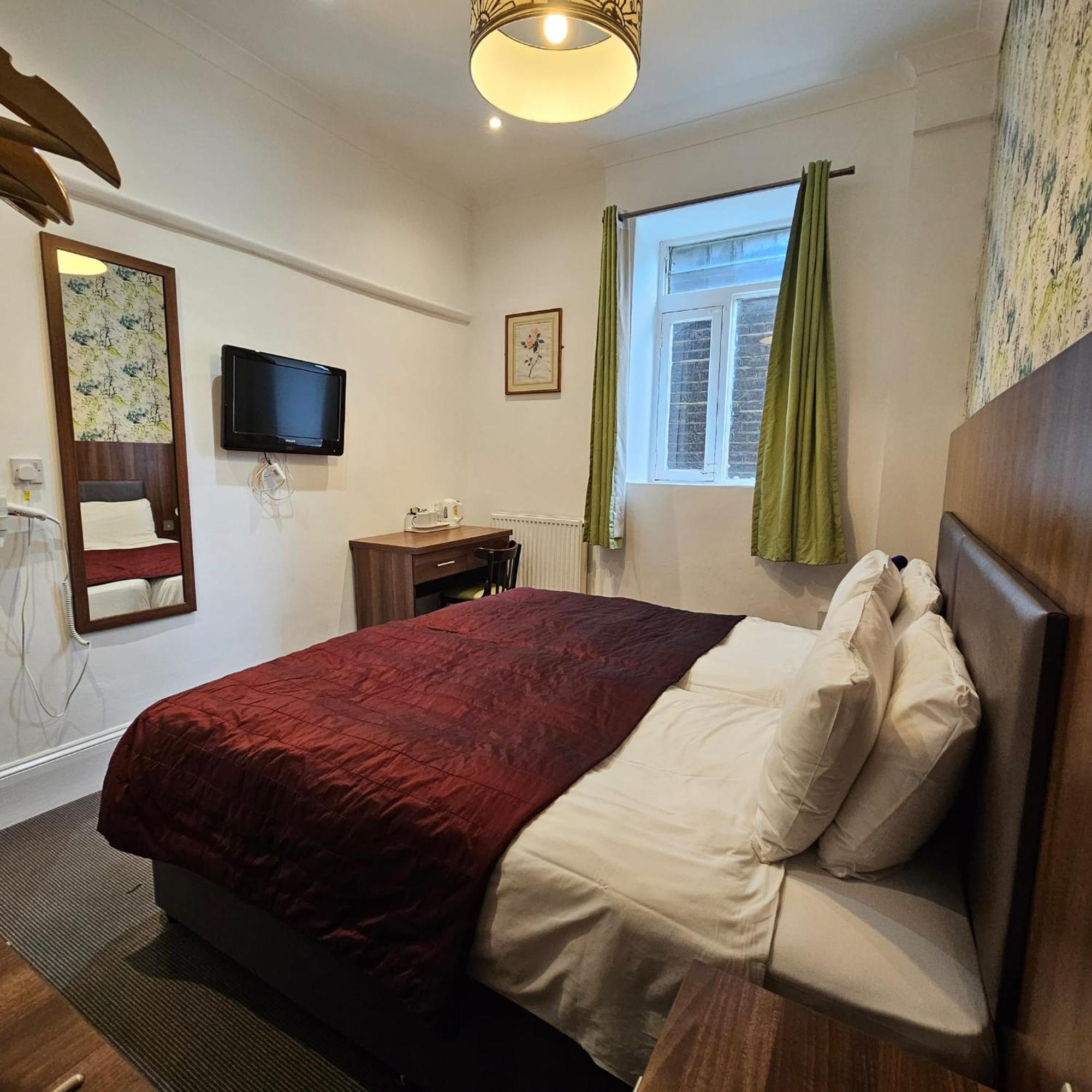 Chelsea House -