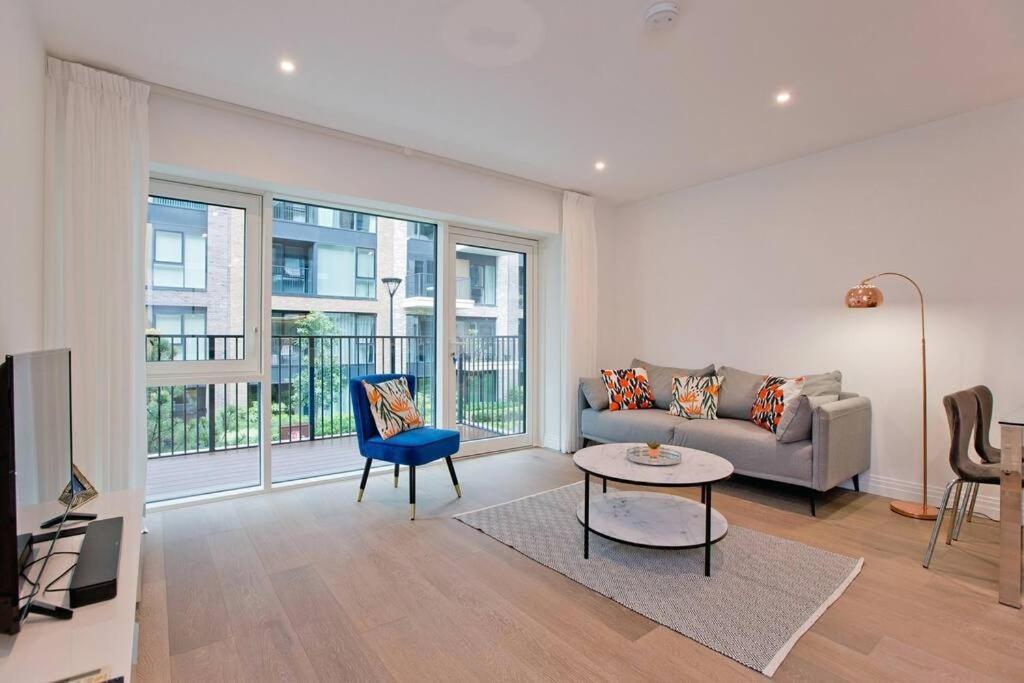 Stylish Flat In Chelsea Creek 11 London