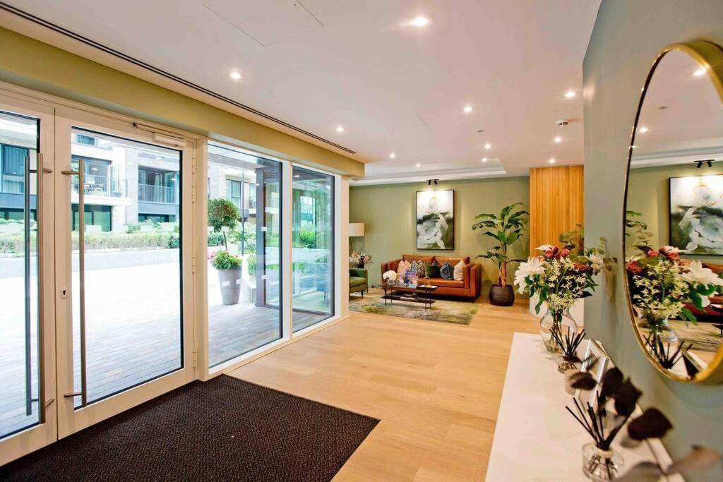 Apartment Stylish Flat In Chelsea Creek 11