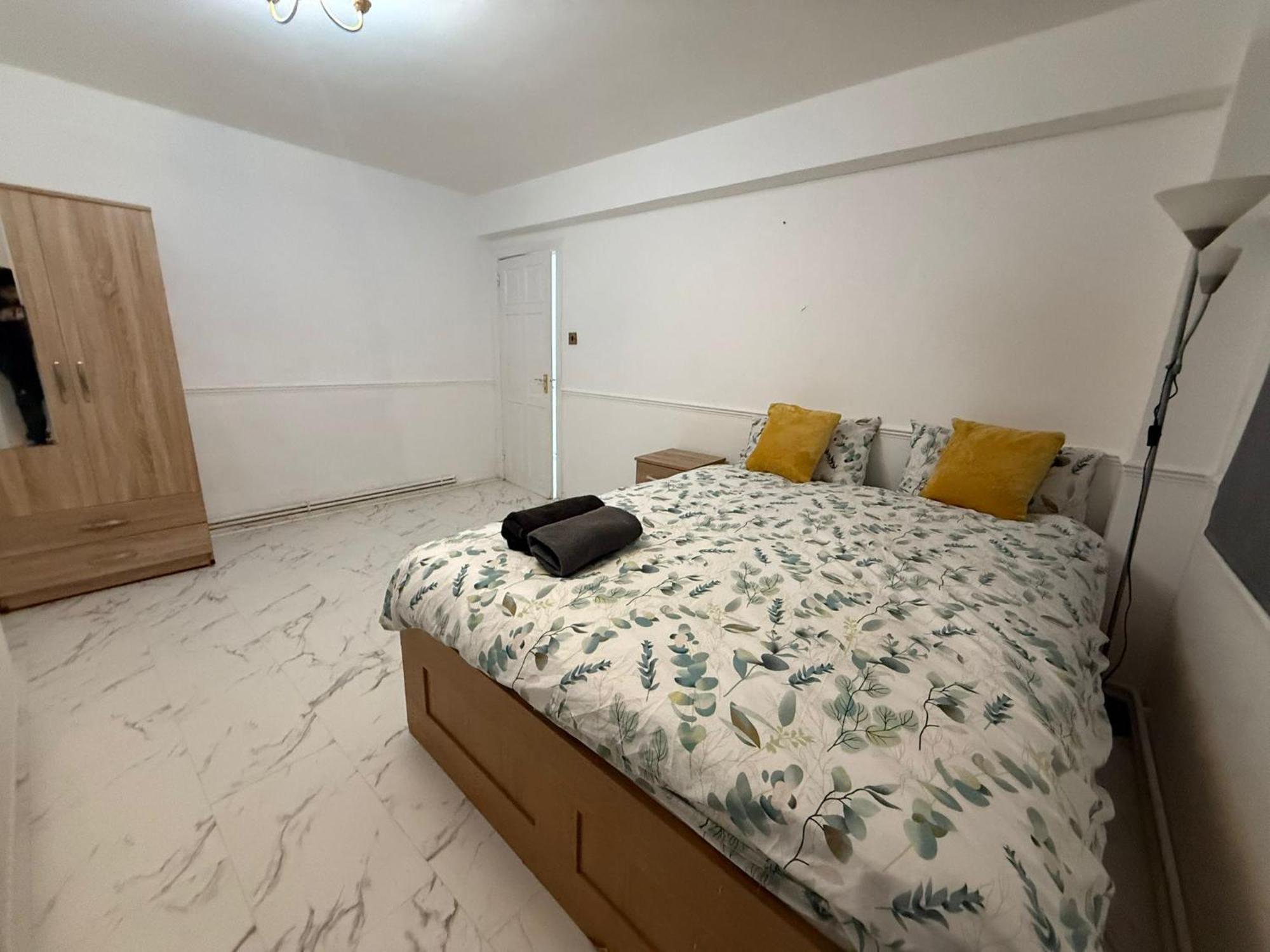 Rum i privatbostad Edgware Road For 4 Guests London