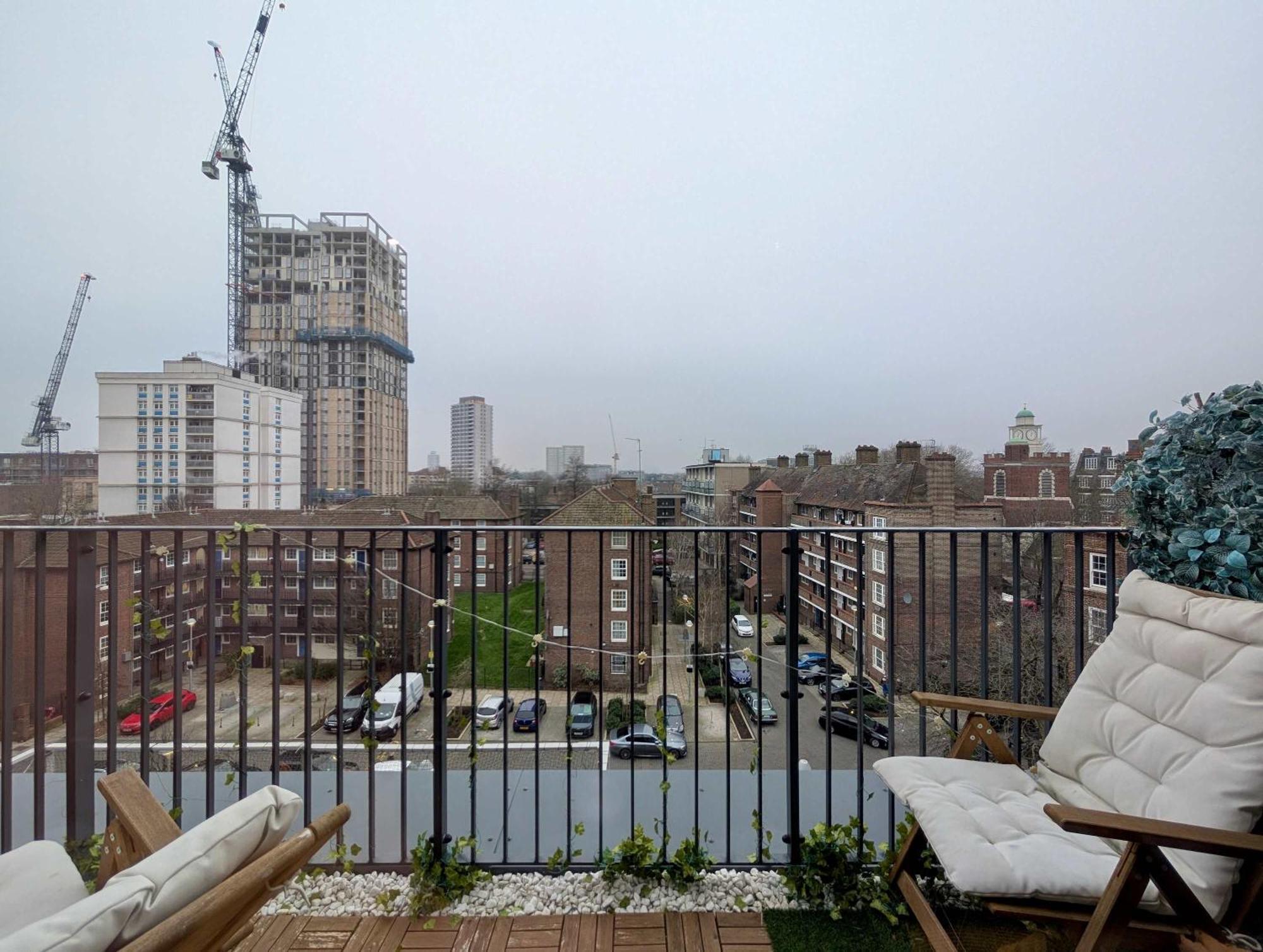 Appartement Charming Flat With Balcony In Londen