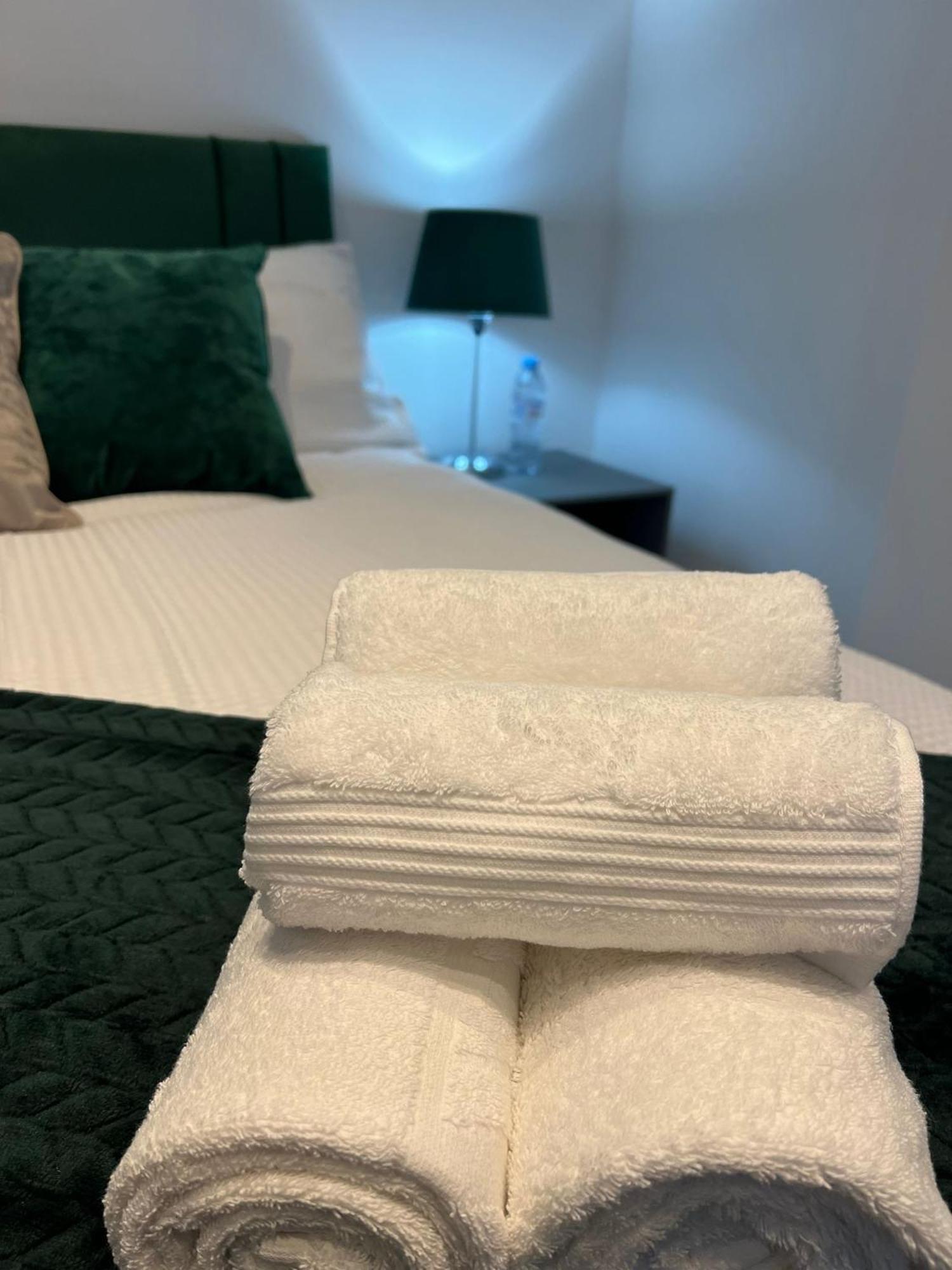 Lägenhet Charming In West Ealing, 12 Mins To By Train, Free Parking, 8-min Walk To Station