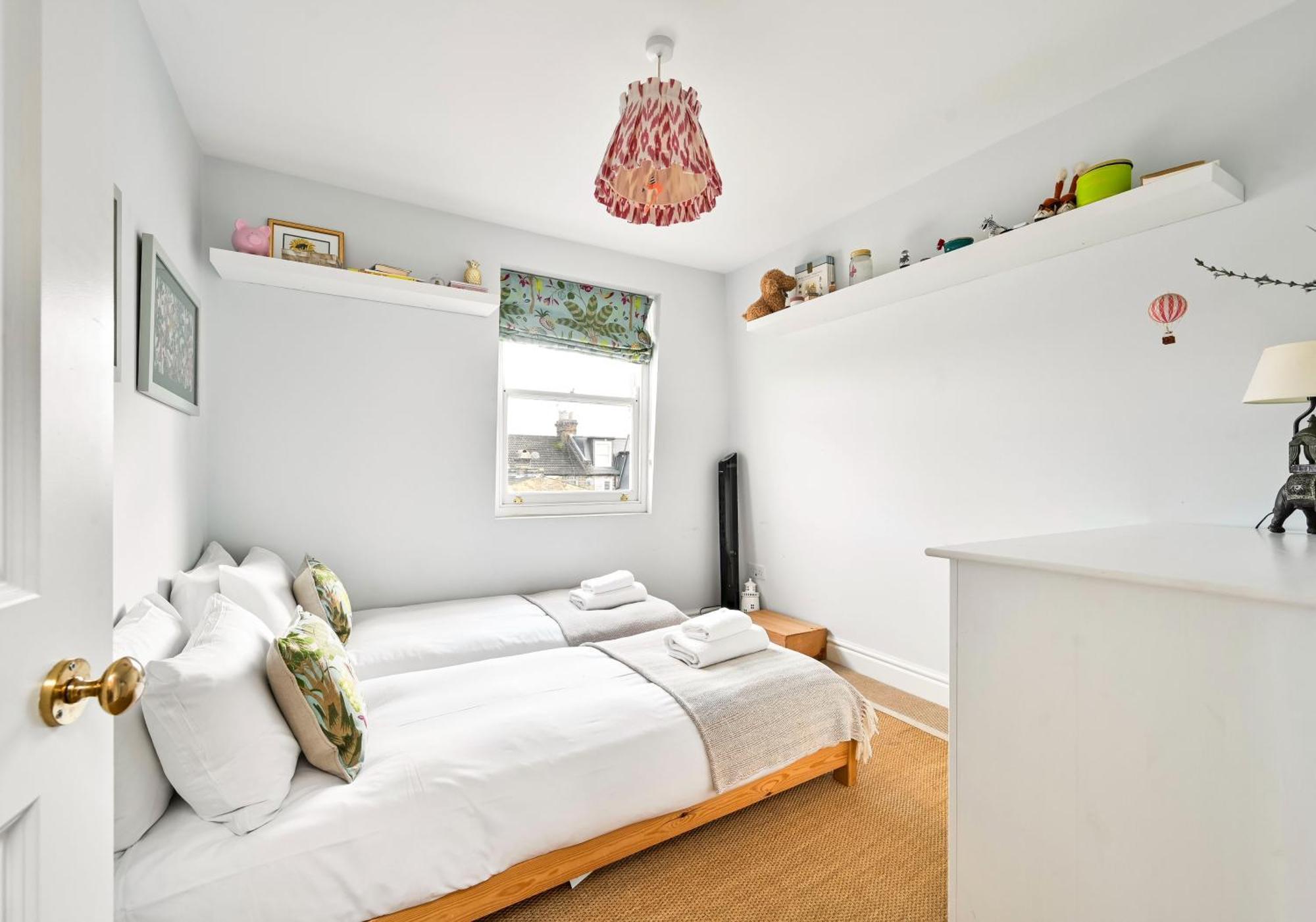 Contemporary In Shepherds Bush Londen