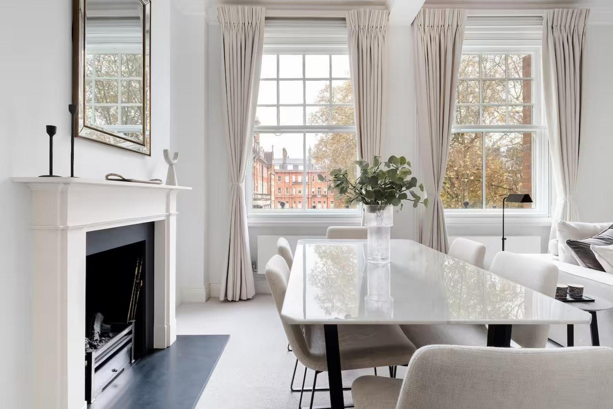 Appartamento Exquisite Single-level Knightsbridge Flat Wlift Londra