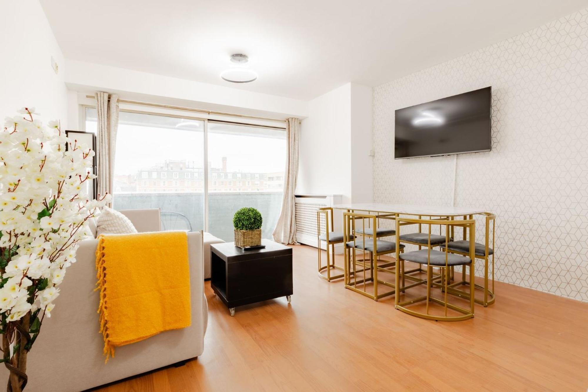 Luxurious Entire In Paddington Apartment *