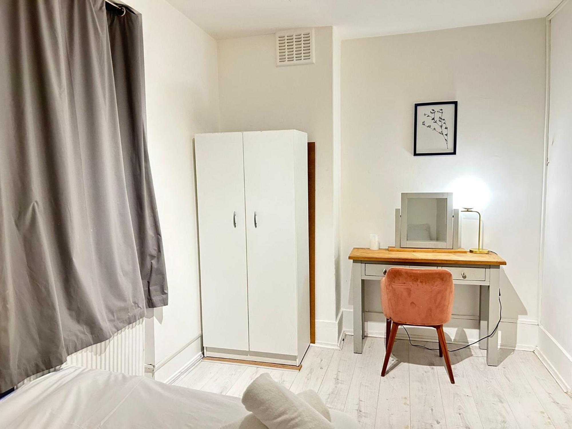 Appartamento Ground Floor One Bedroom Flat Londra