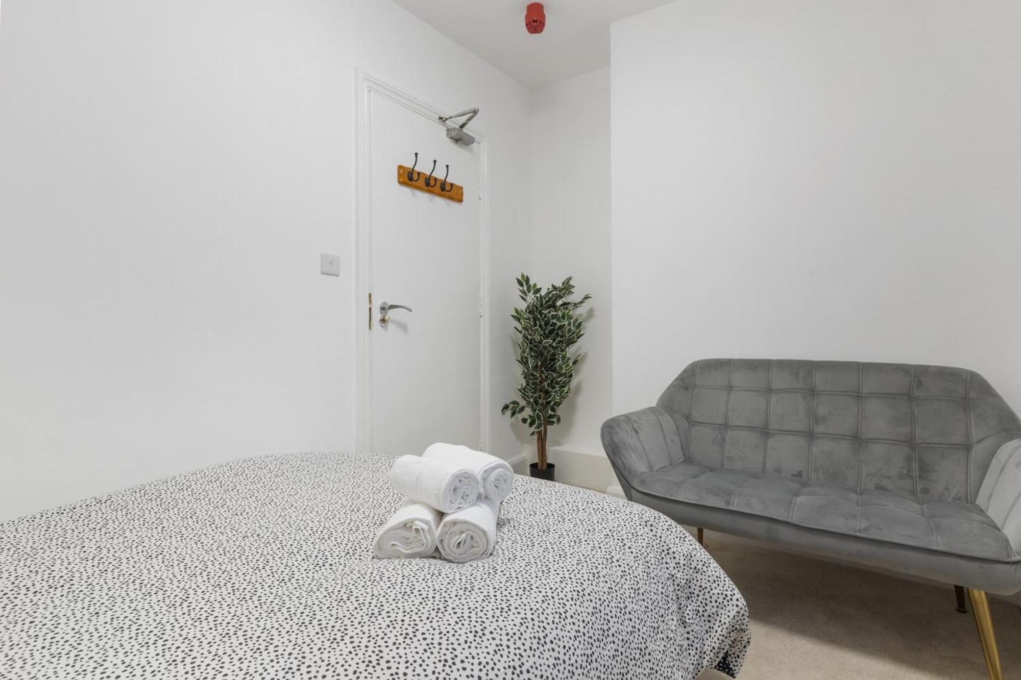 Modern 5-bedroom Fulham Flat - Sleeps 12 Appartement