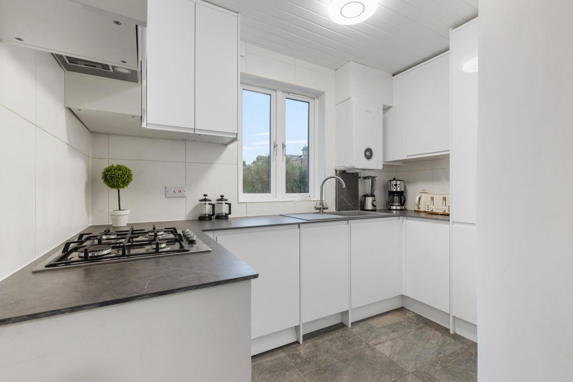Modern 5-bedroom Fulham Flat - Sleeps 12 Appartement *
