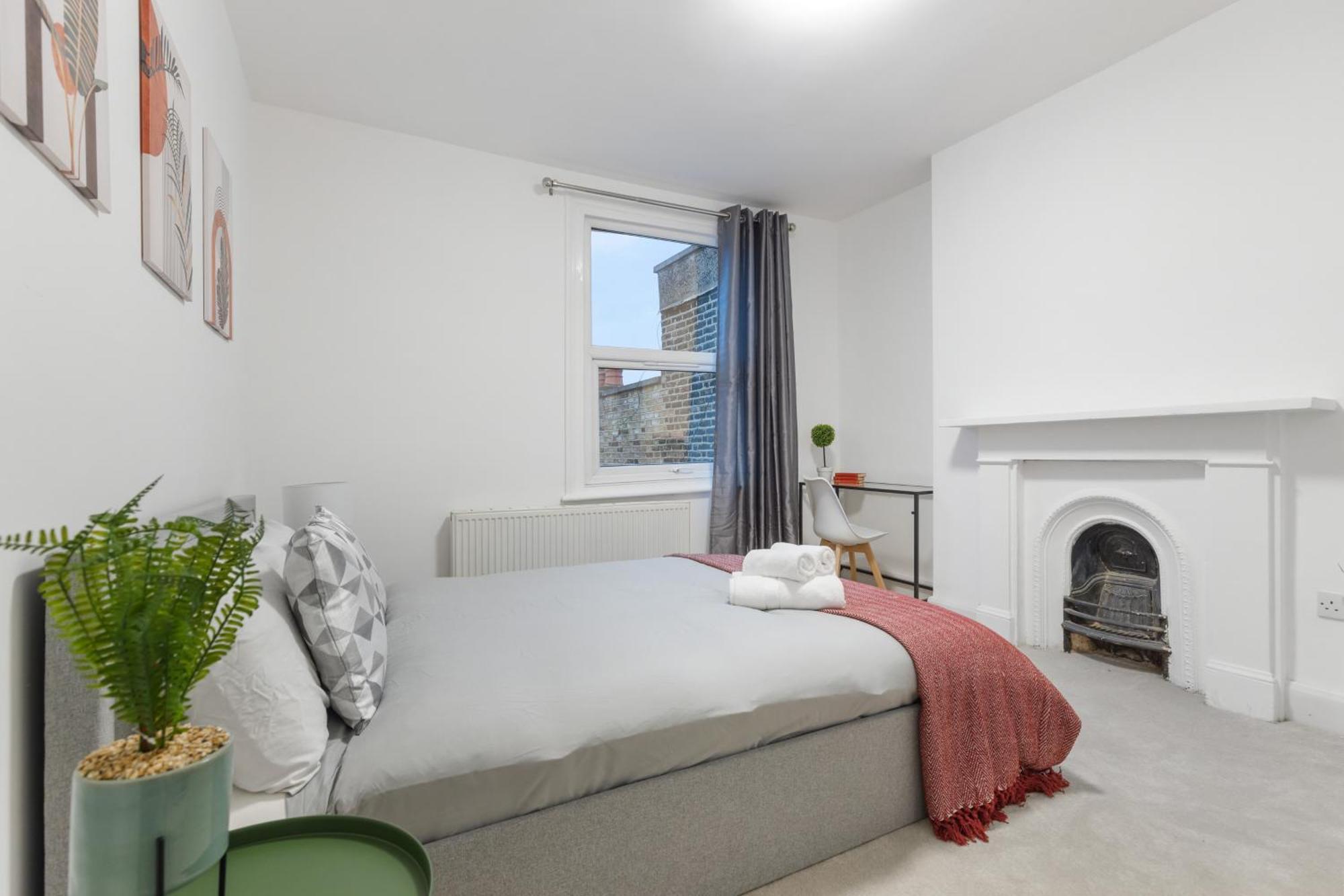 Modern 5-bedroom Fulham Flat - Sleeps 12 Appartement *
