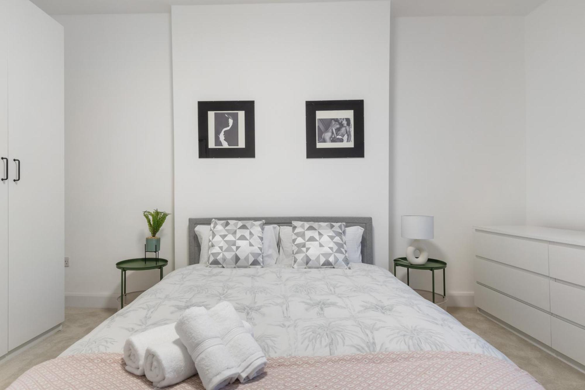 Modern 5-bedroom Fulham Flat - Sleeps 12 Appartement
