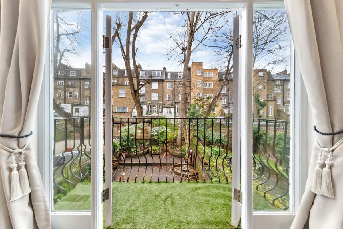 Appartement Luxury 2 Bedroom Balcony Kensington Flat For 6 Near Harrods & Next To Station!