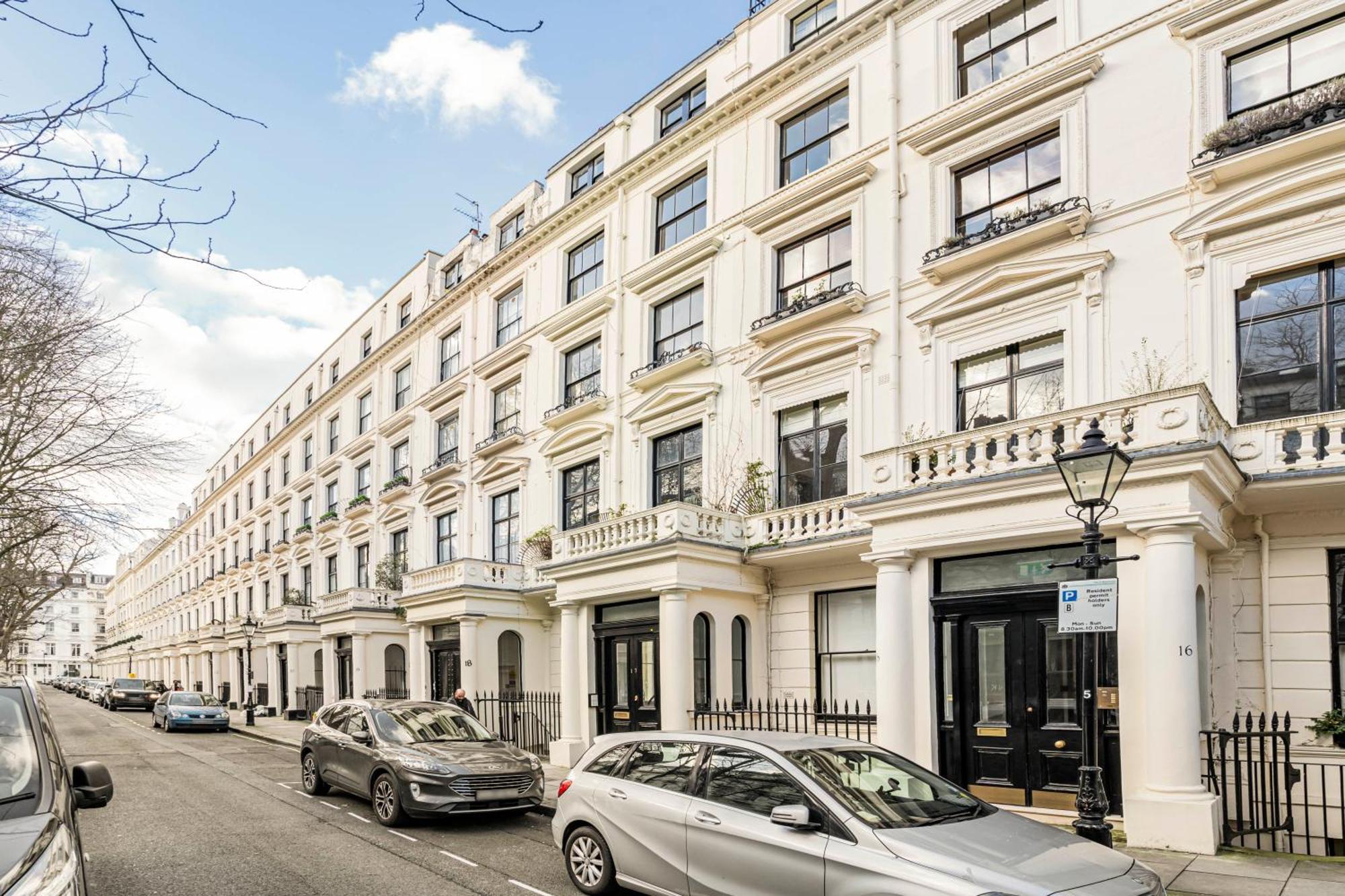 Classy High Ceilings 2 Bdr Next To Hyde Park Leilighet London