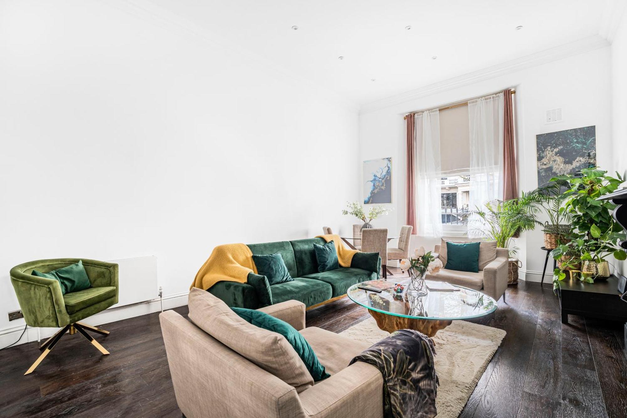 Classy High Ceilings 2 Bdr Next To Hyde Park Leilighet London