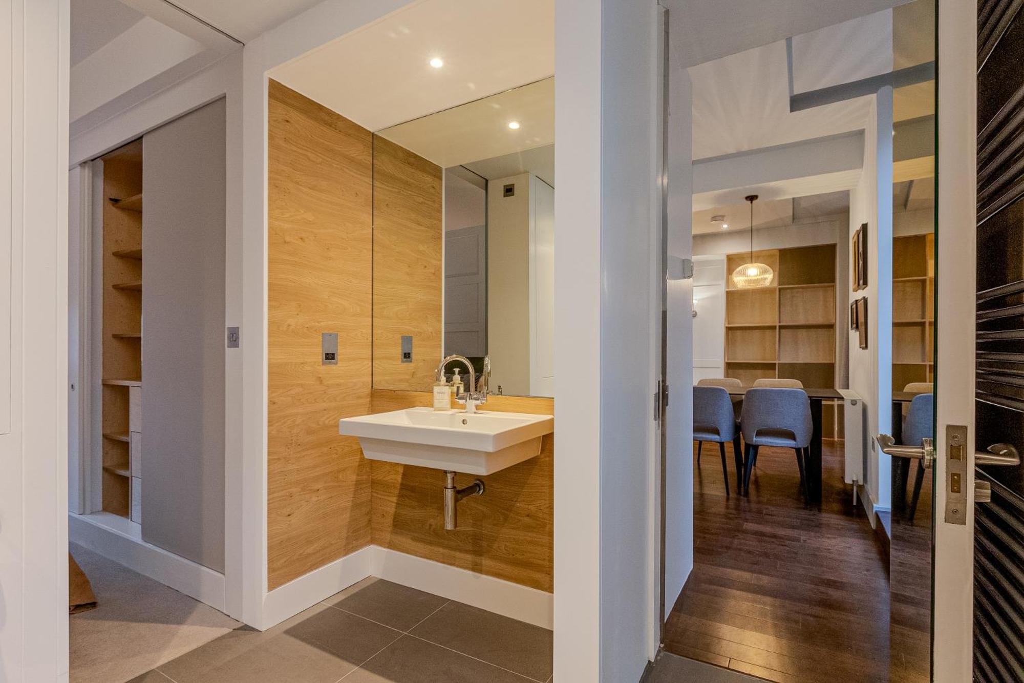 Brand New 1br, 3 Min To Blackfriars St! * London