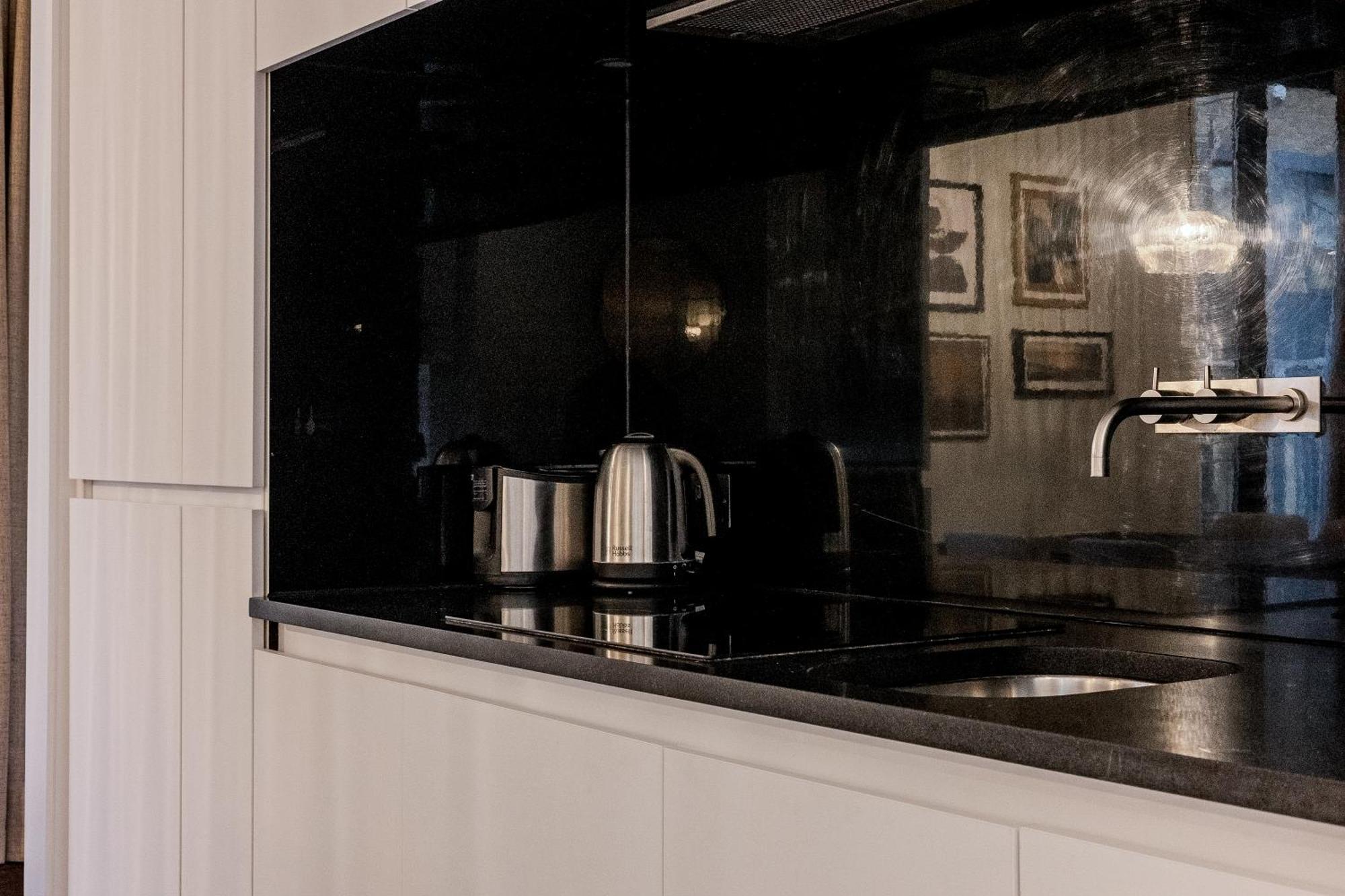 Brand New 1br, 3 Min To Blackfriars St!