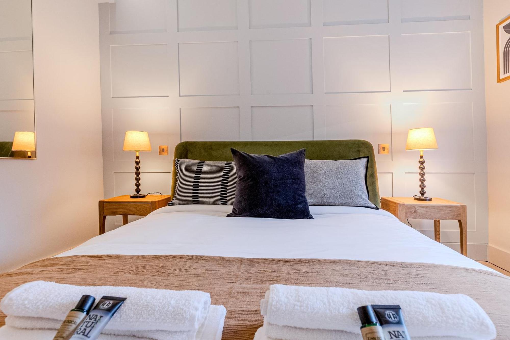 Brand New 1br, 3 Min To Blackfriars St! Apartment *