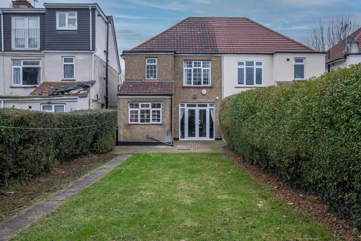 Stylish 3br House Close To Wembley Stadium And Arena Ferienhaus