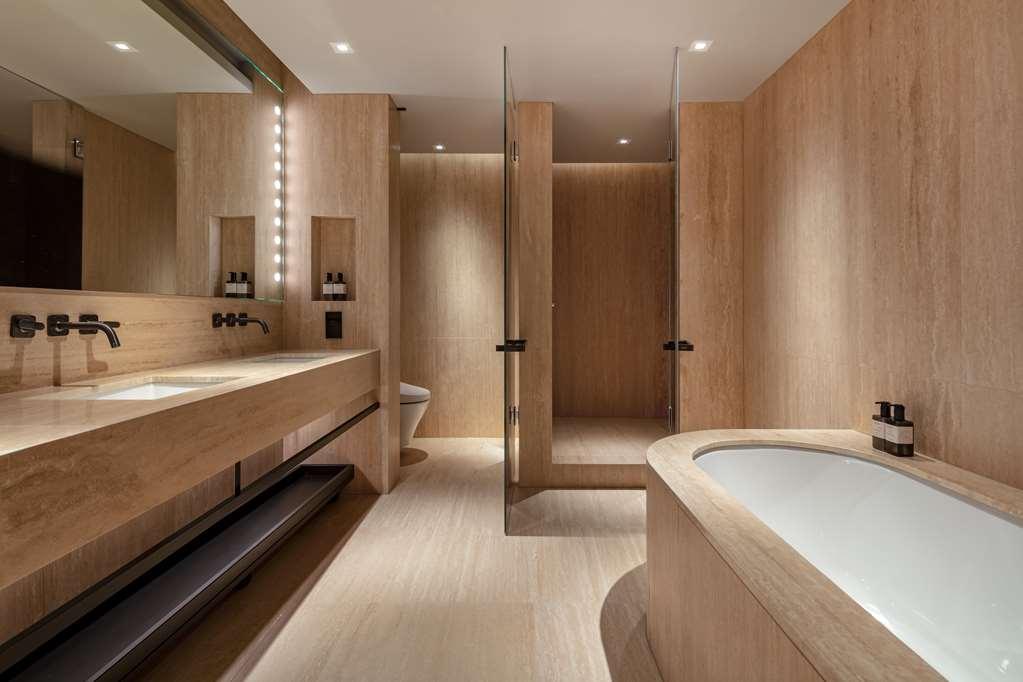 The Londoner Hotell London