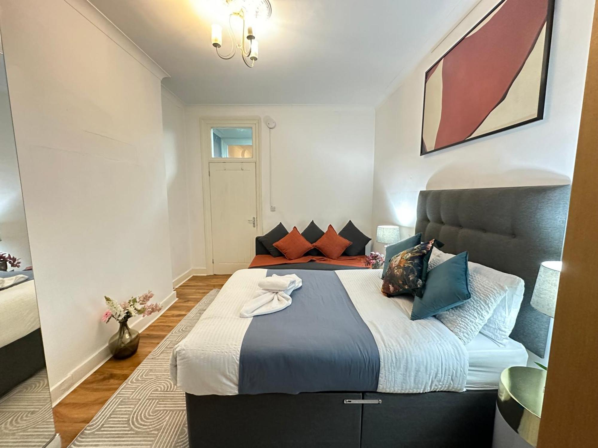 Oxford St Luxurious * London