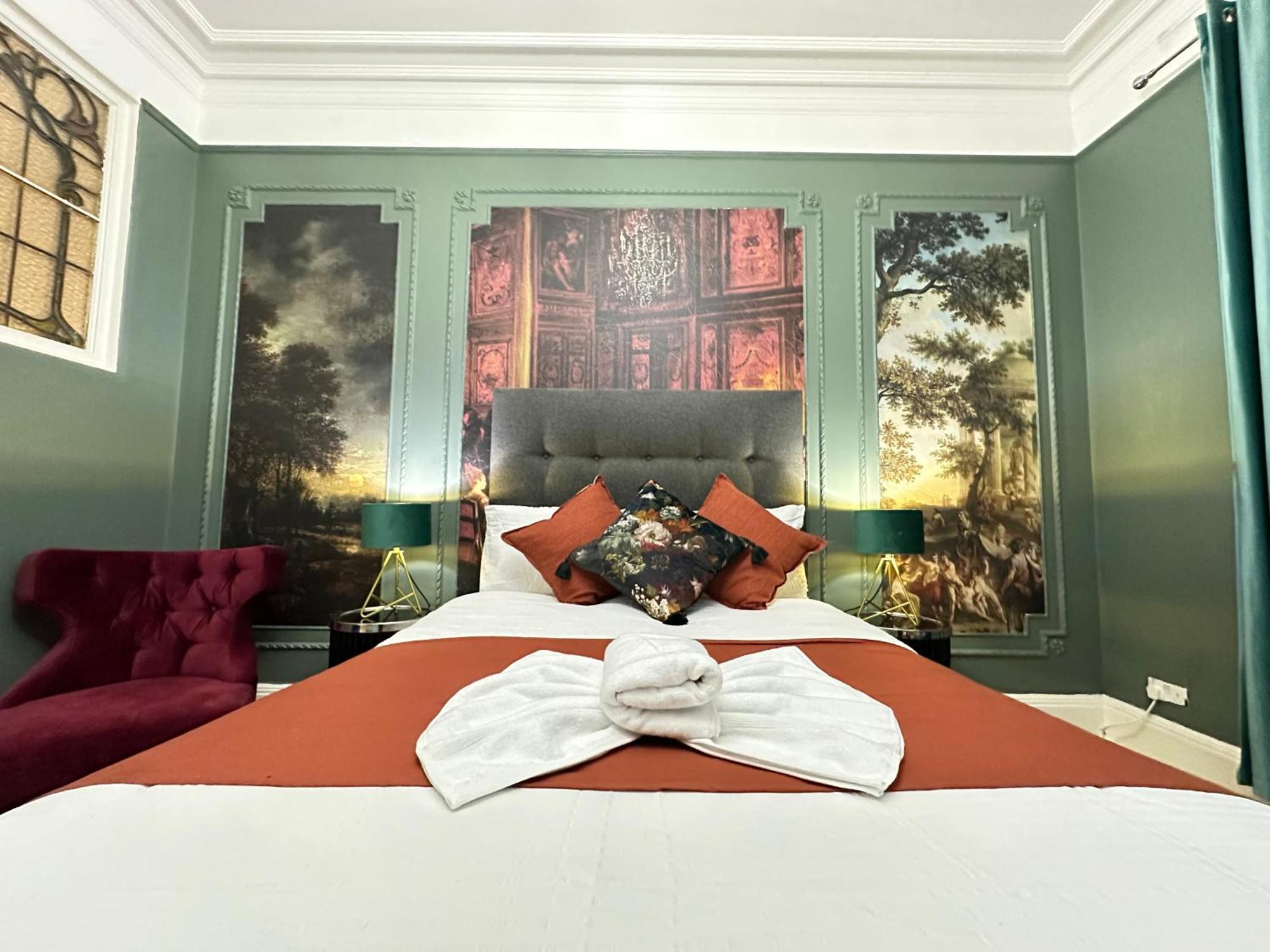 Oxford St Luxurious Apartment