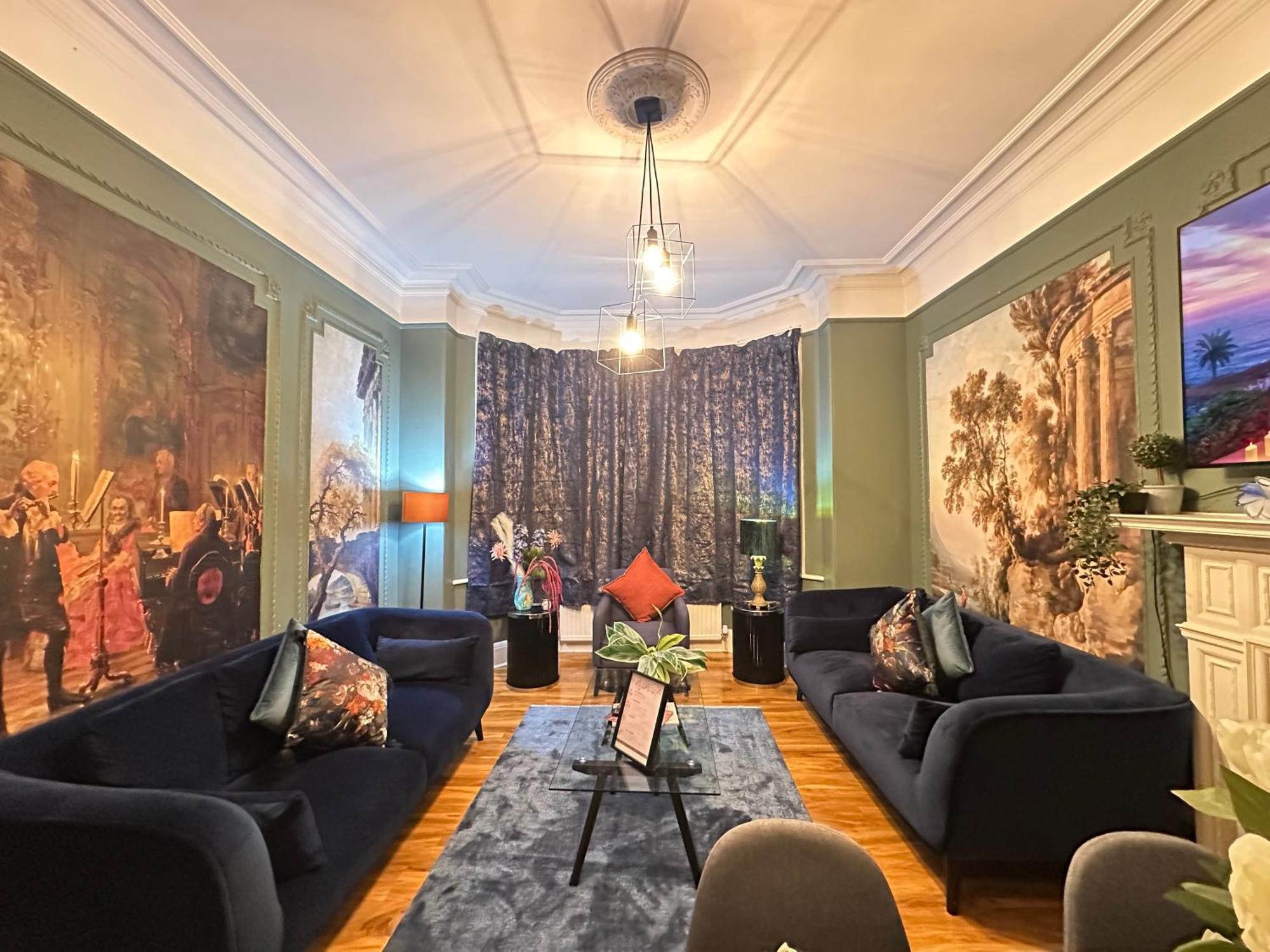 Oxford St Luxurious Apartment London
