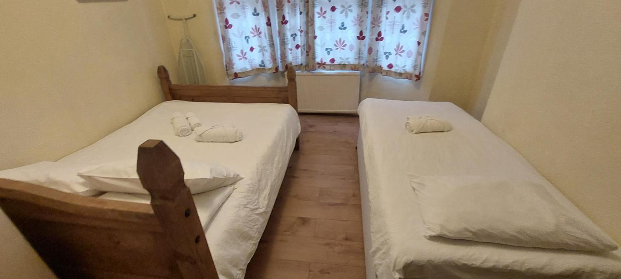 4 Bedroom & 2 Bedroom * Londra