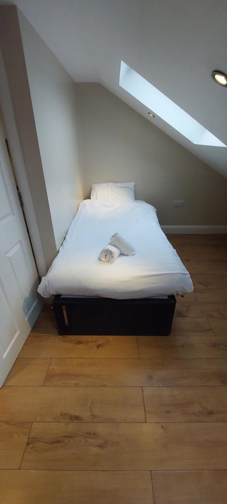 4 Bedroom & 2 Bedroom Appartamento Londra