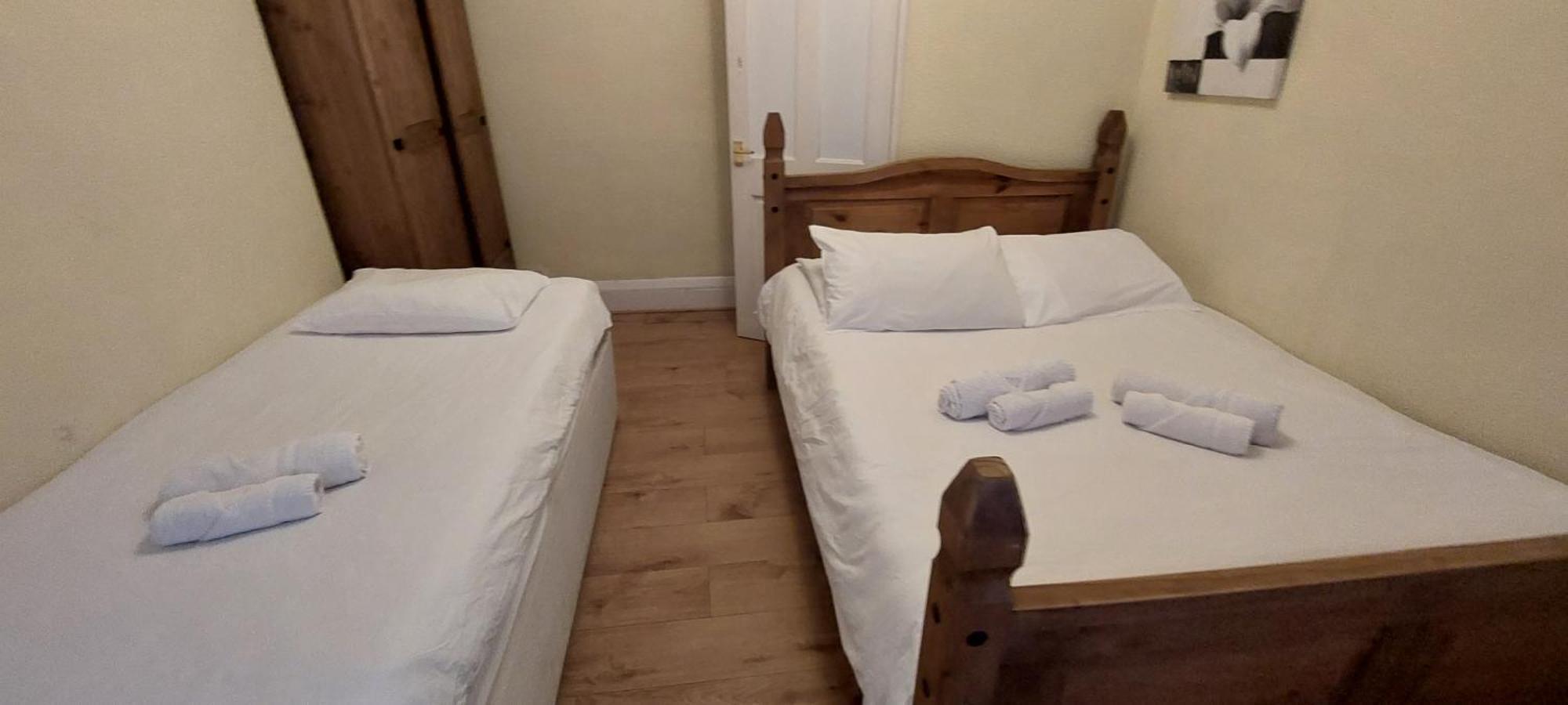 4 Bedroom & 2 Bedroom Appartamento