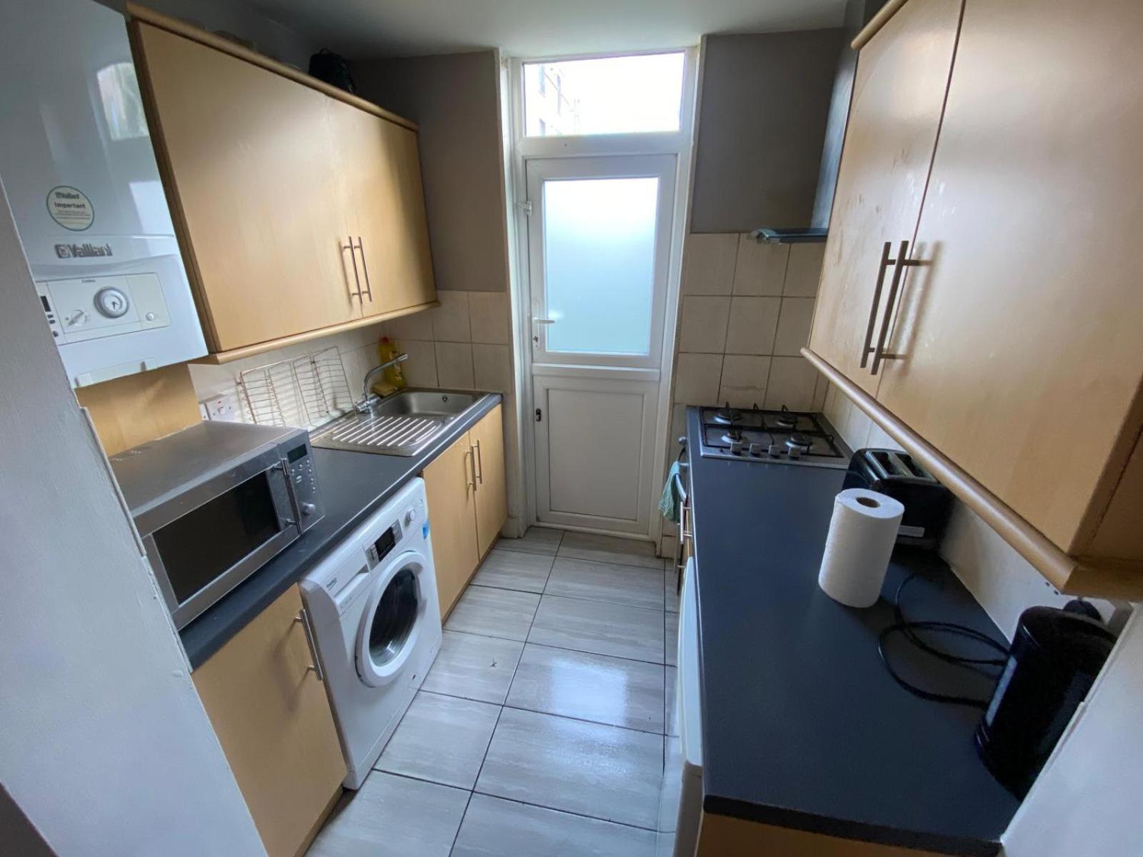 4 Bedroom & 2 Bedroom Appartamento Londra