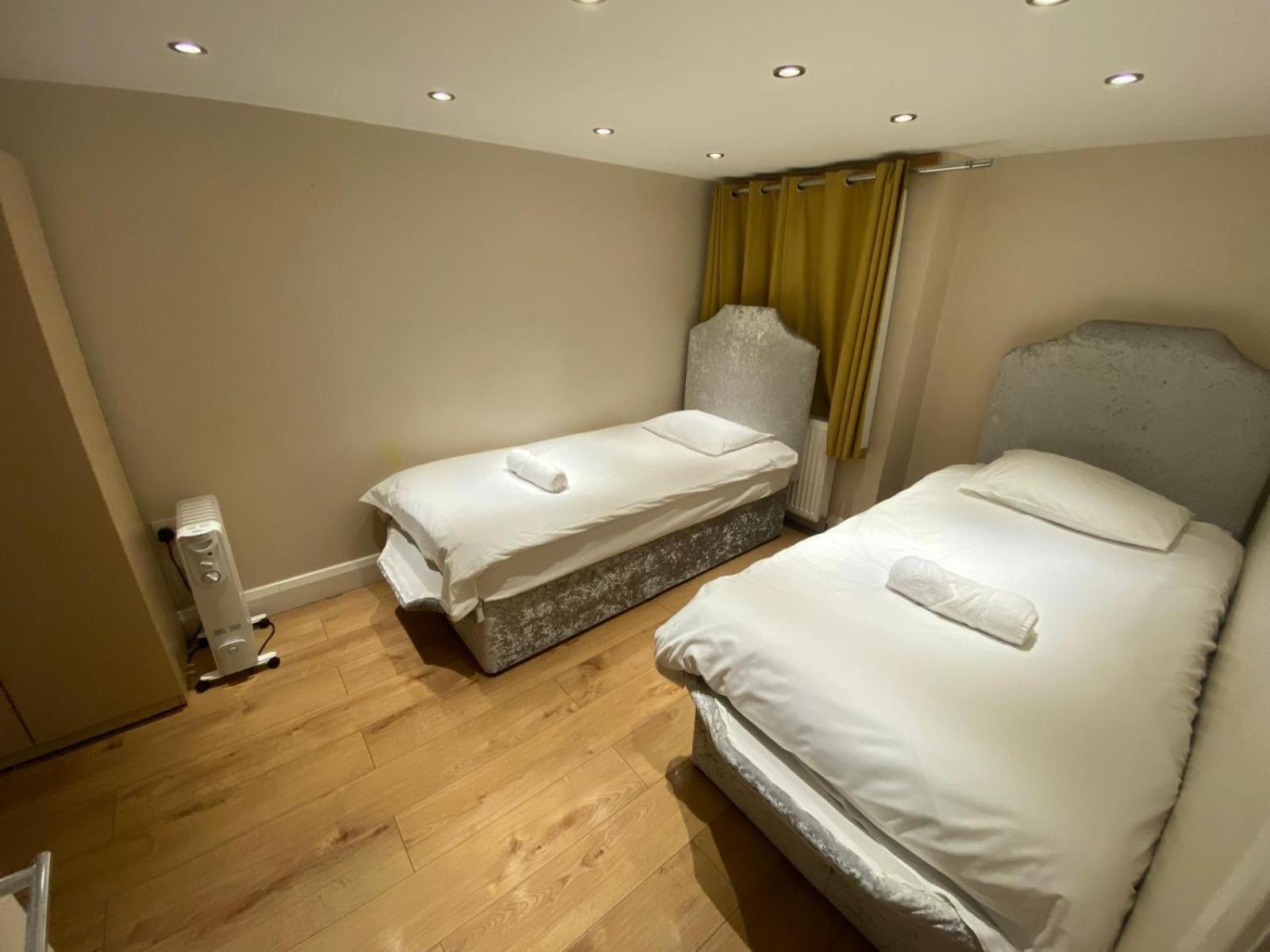 4 Bedroom & 2 Bedroom Appartamento