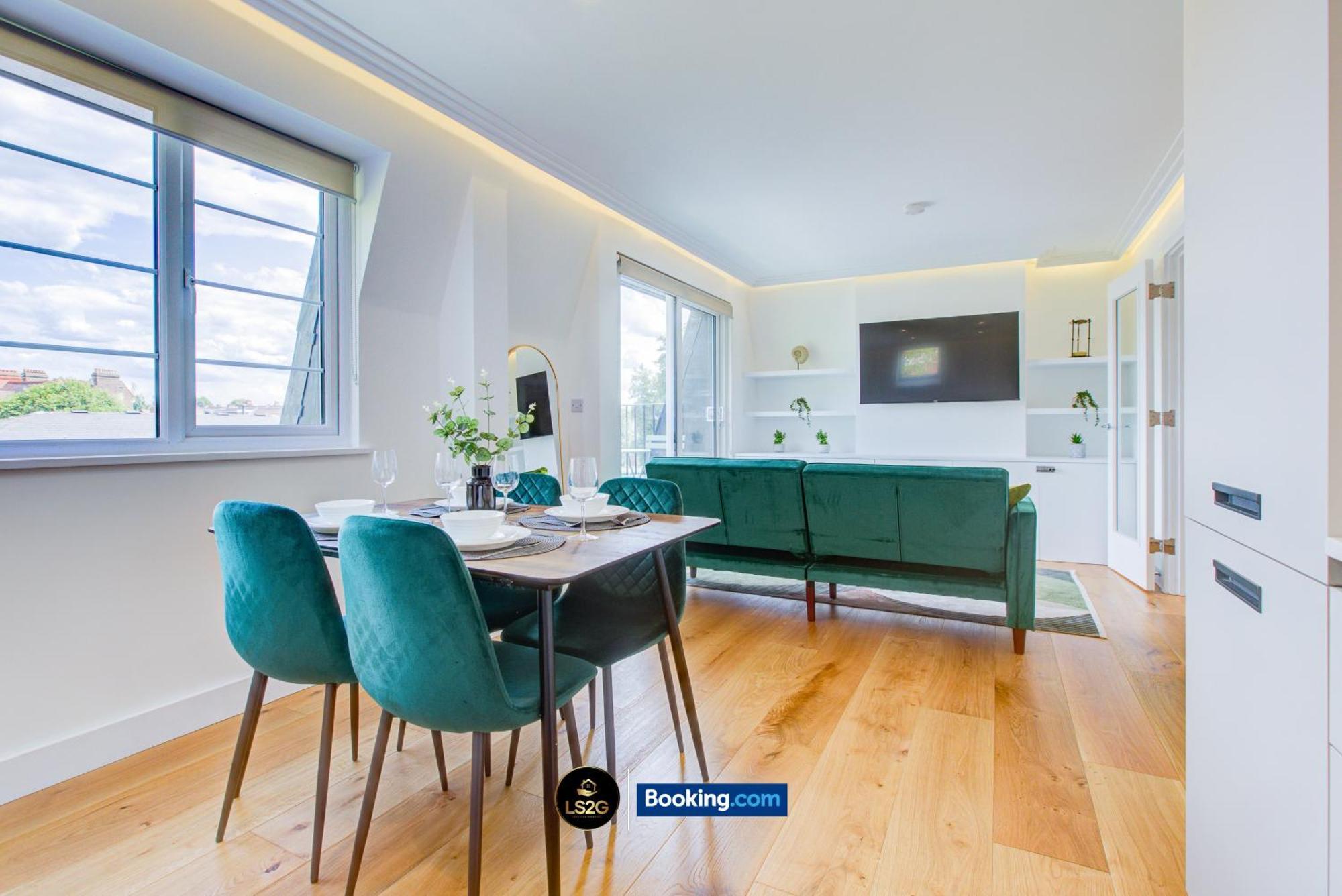 Stylish 2 Bedroom Flat By Ls2g Short Lets & Serviced Greater With Balcony And Easy Access Appartamento