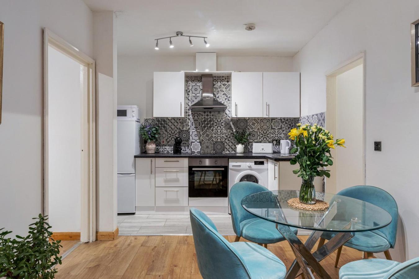 Cs Linden Apartment London
