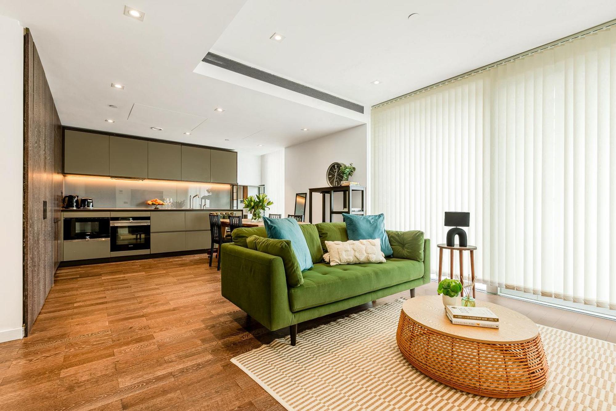 Radiant 2bdr With Balcony In Luxury Building Londra