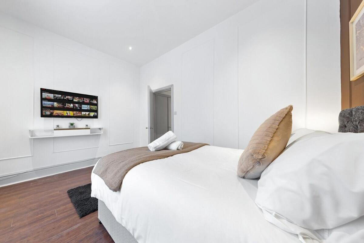 Appartement Luxury 2 Bedroom Balcony Kensington Flat For 6 Near Harrods & Next To Station!