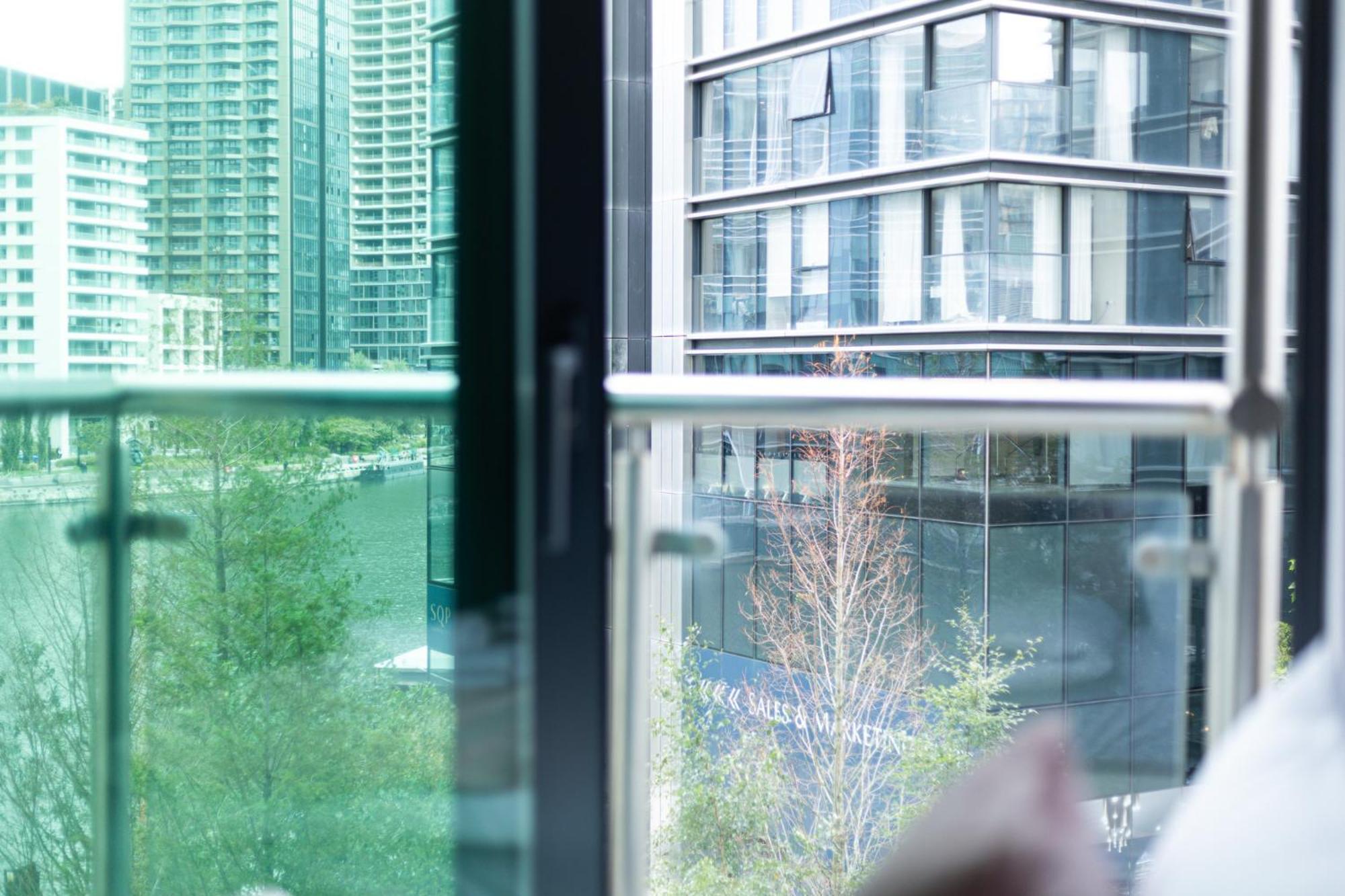 New Listing! Modern 3br, Prime Canary Wharf * London