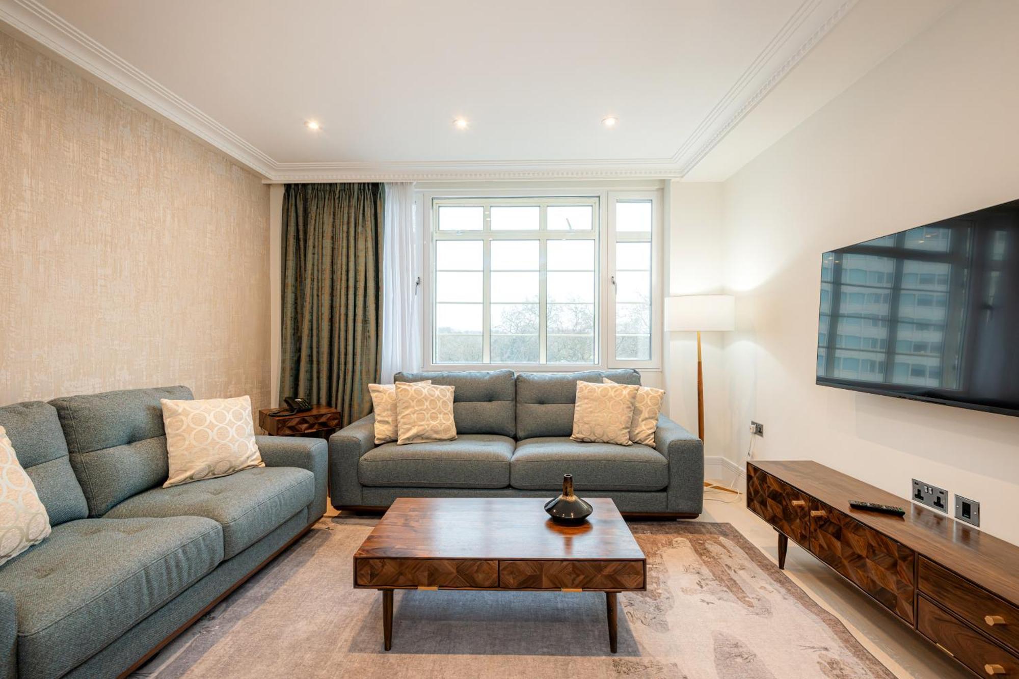 Fountain House - 5* London