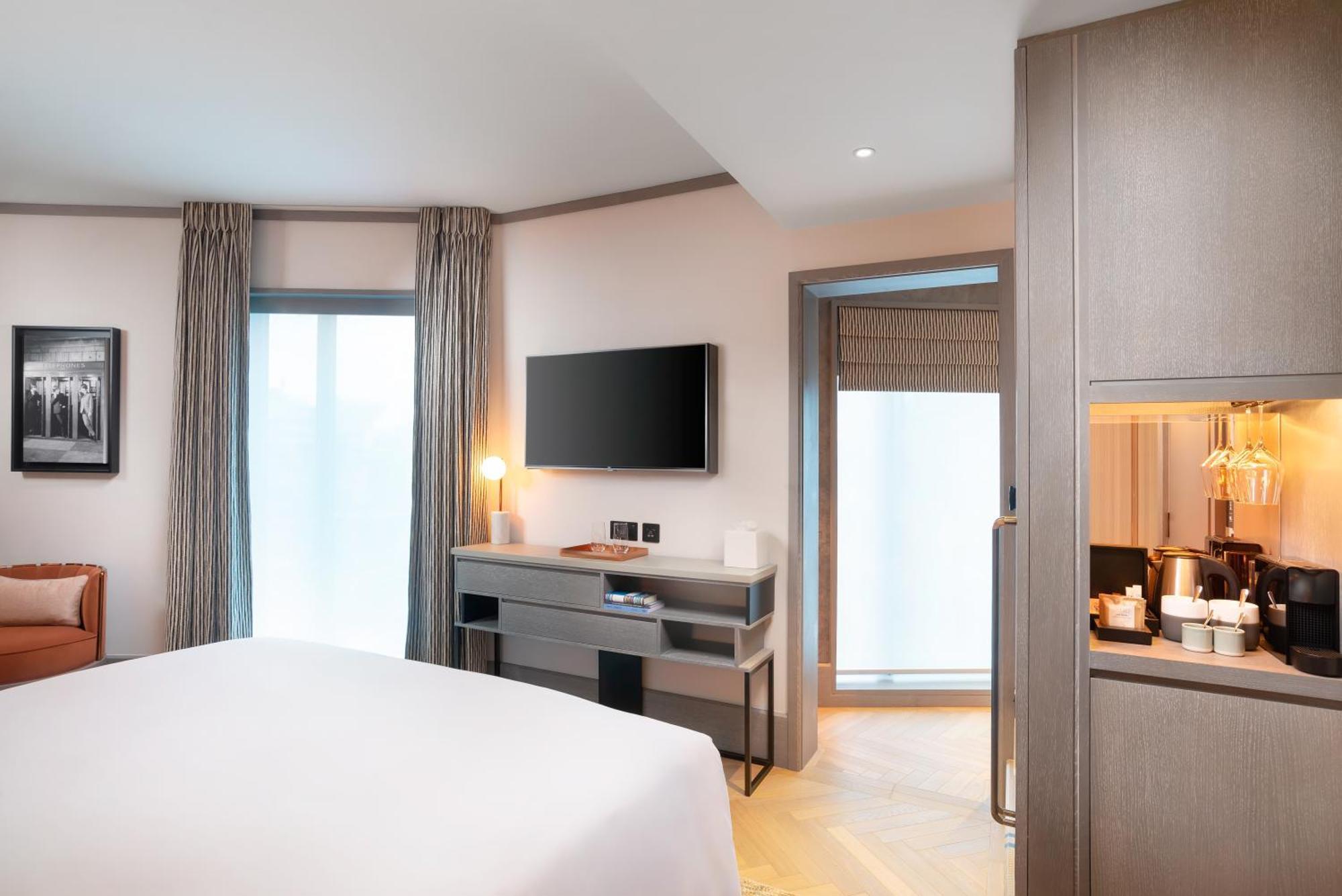 Hart Shoreditch London, Curio Collection By Hilton Hotell London