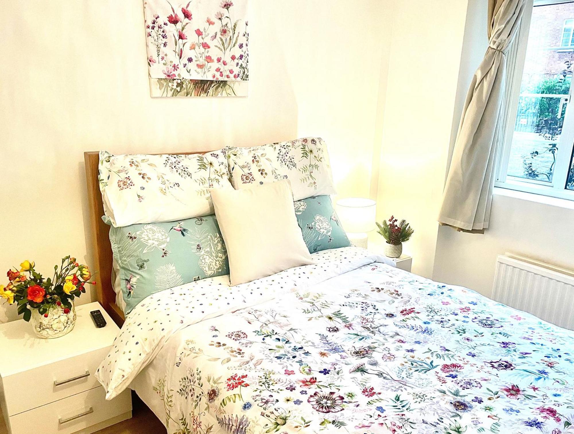 Retreat - 2 Bedroom London