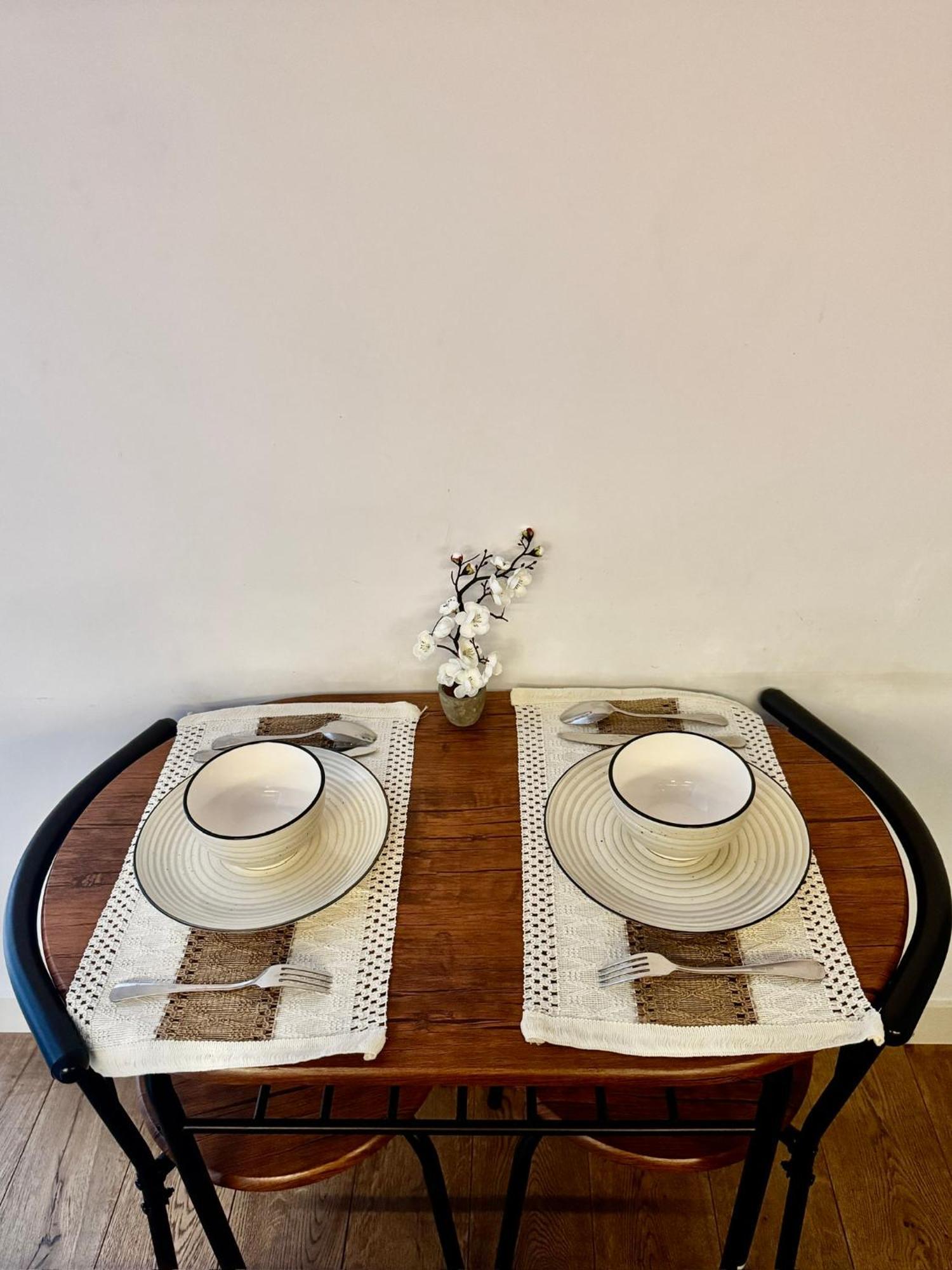 Apartment Island 1 Bedroom Luxury Apartments, Private Balcony *