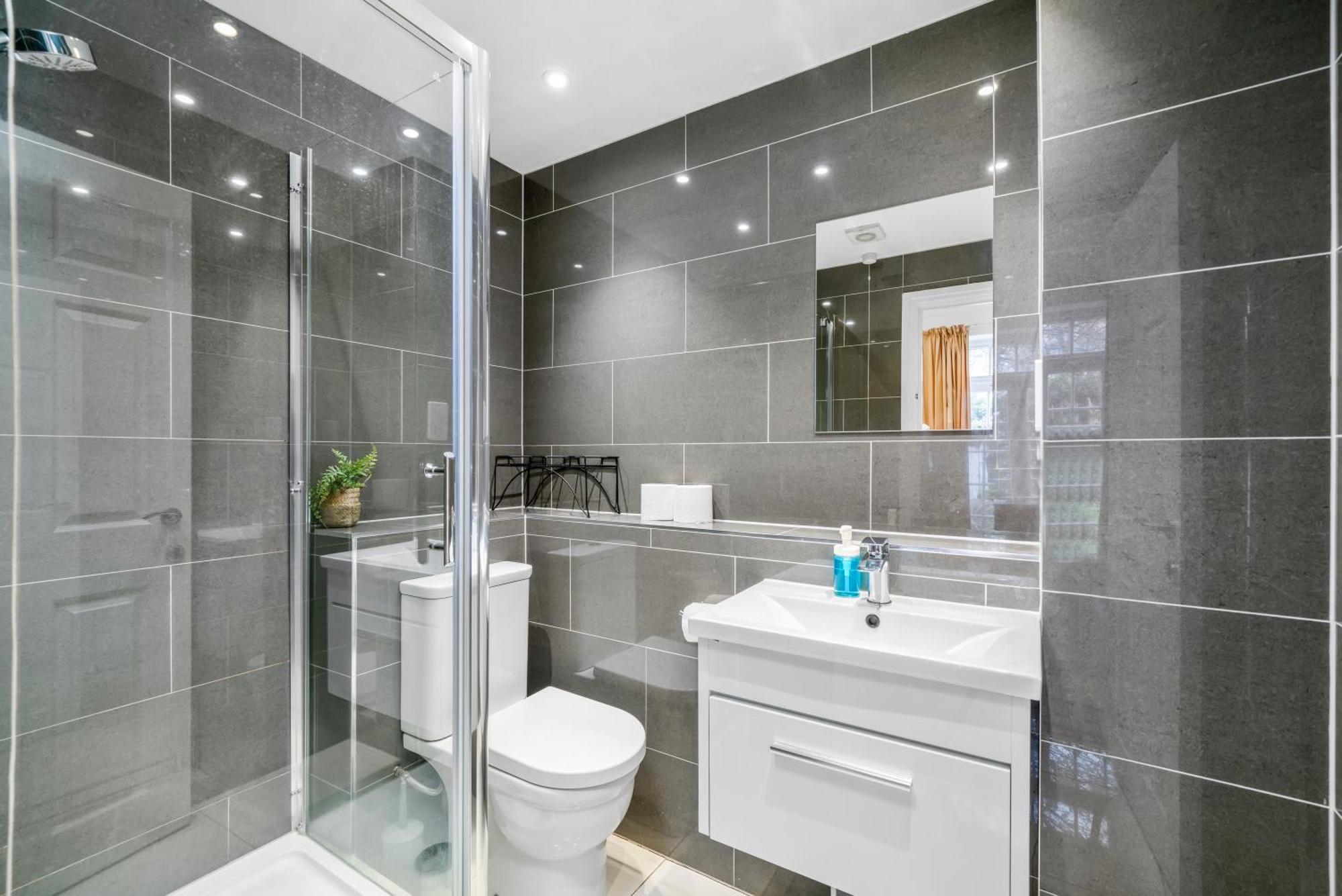 Lägenhet Cozy 2-bed Group & Family Near Excel & 02 Arena With Parking & Balcony London