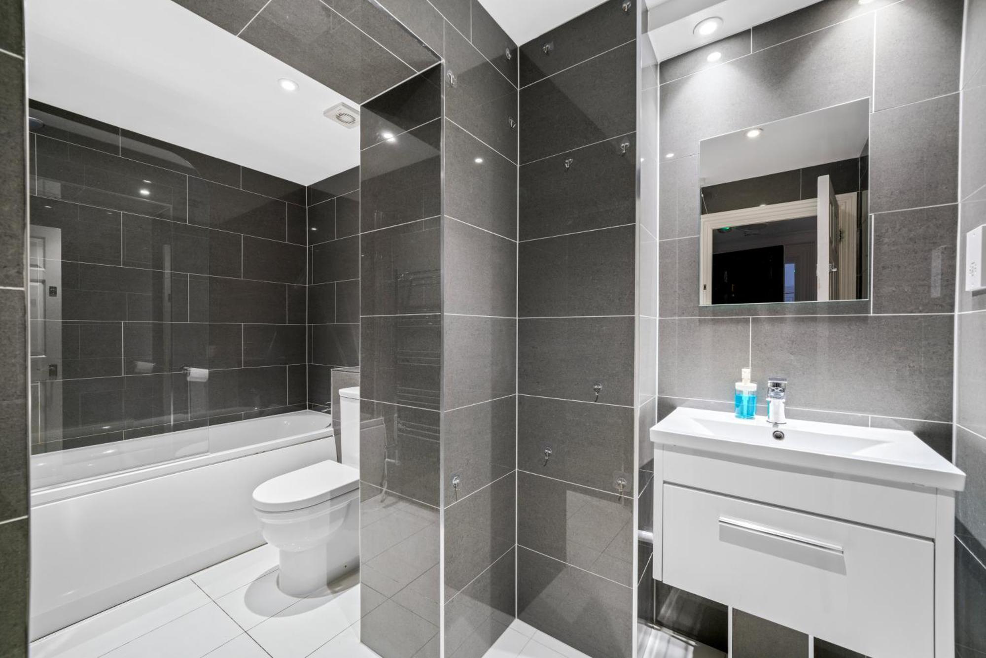 Lägenhet Cozy 2-bed Group & Family Near Excel & 02 Arena With Parking & Balcony