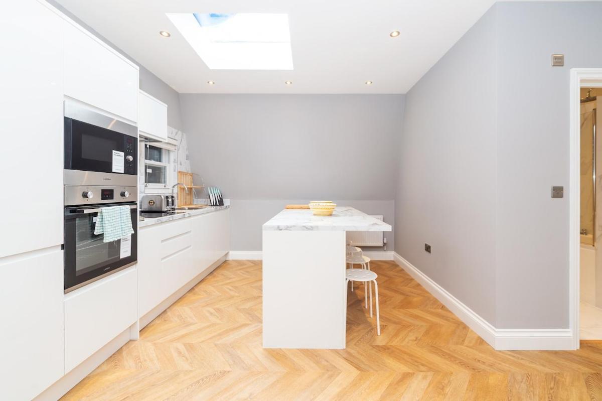 Modern Two-bedroom In Paddington Londen