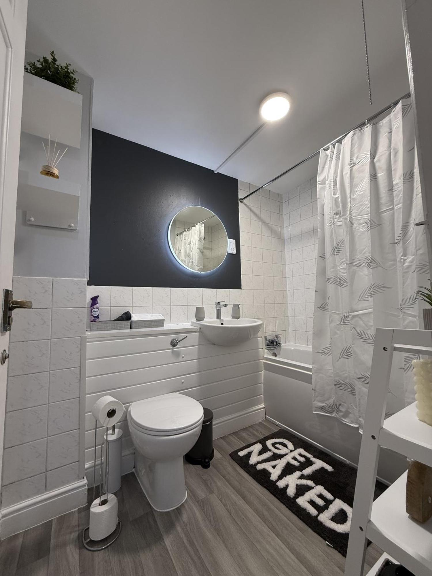 2 Bed In Greenwich, Free Parking, Dlr * London